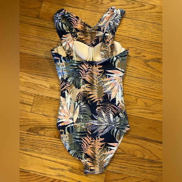 Garnet hill one piece size 6 - Picture 2 of 2